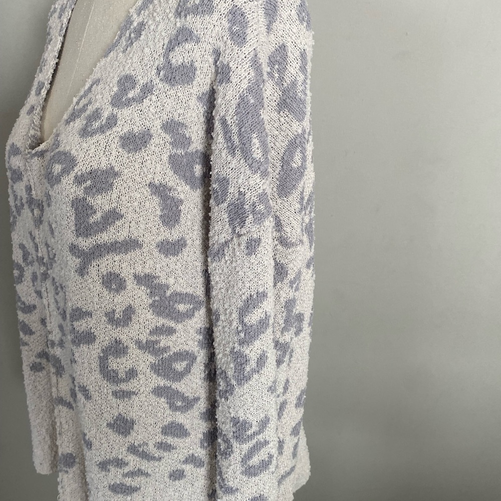 Knox Rose V-Neck Gray Animal Print Sweater - Picture 2 of 6